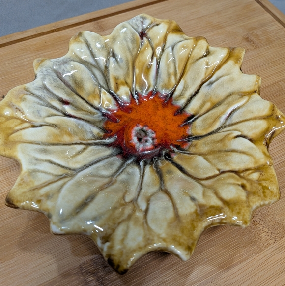 Vintage Marcia of California Yellow Sunflower Textured Pottery Bowl - Picture 7 of 12